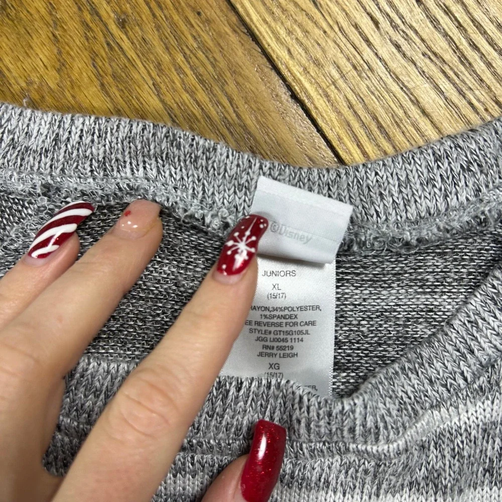 Disney World Mickey Mouse Gray Crewneck Sweater Mickey Mouse Kids Size XL‎